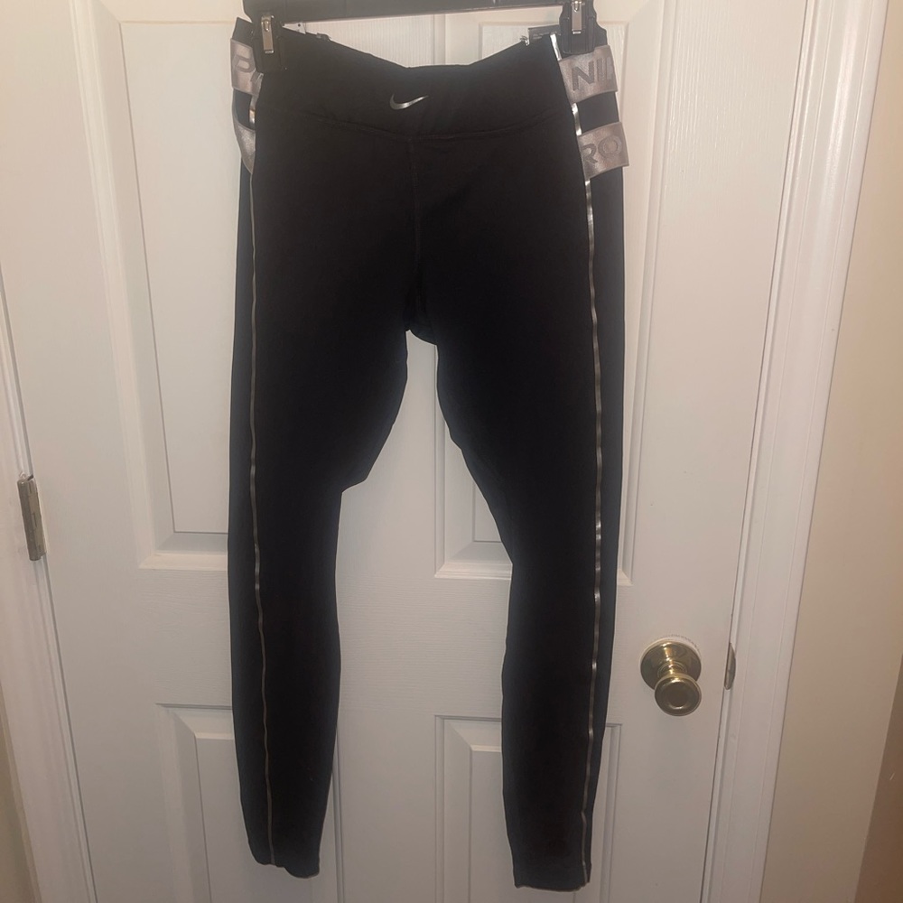 Nike pro tight fit leggings